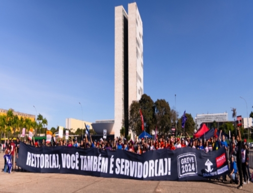 Docentes federais em greve realizam caravanas a Brasília nesta sexta, 14 de junho