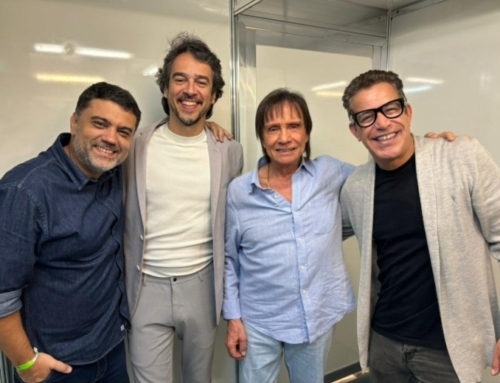 Roberto Carlos assina contrato com a Musickeria, como uma das empresas a trabalhar parcerias do artista junto a marcas, patrocínios e mercado publicitário